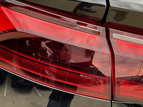 Used 2024 Audi Q8 Premium Plus w/ Premium Plus Package image 26