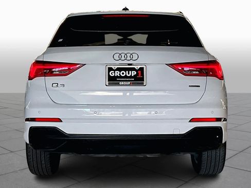 Used 2021 Audi Q3 2.0T Premium image 4