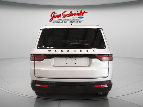Used 2024 Jeep Wagoneer Series II AWD/4WD image 6