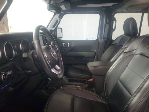 Used 2021 Jeep Wrangler Unlimited Sahara w/ Safety Group image 11