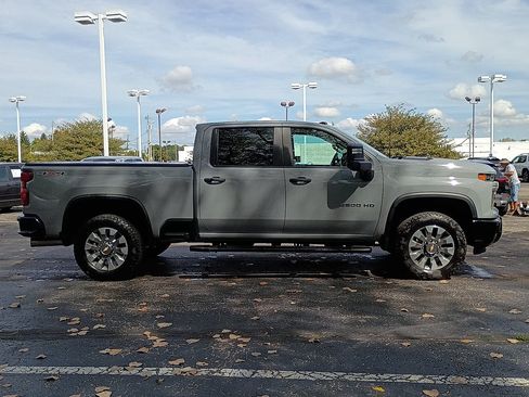 Used 2025 Chevrolet Silverado 2500 Custom w/ Custom Value Package AWD/4WD image 2
