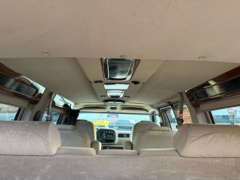 Used 2002 Chevrolet Express 2500 w/ Preferred Equipment Group 2 image 33