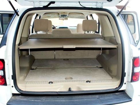 Used 2010 Ford Explorer XLT image 23