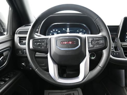 Used 2024 GMC Yukon SLT image 15