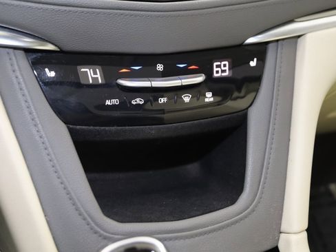 Used 2017 Cadillac XT5 Luxury w/ Driver Awareness Package image 28