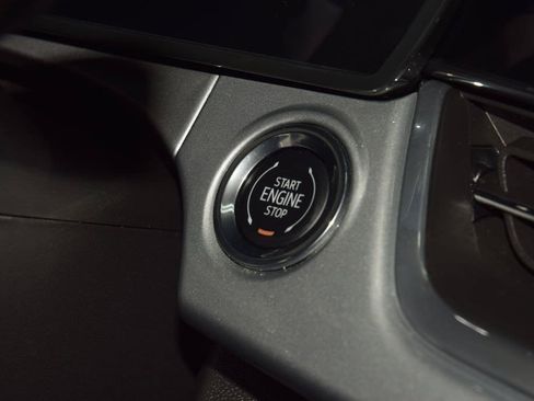 Used 2025 Chevrolet Trax LT w/ Driver Confidence Package FWD image 32