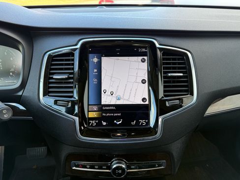 Used 2017 Volvo XC90 T6 Momentum w/ Vision Package image 24