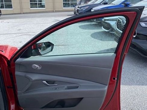 Used 2023 Hyundai Elantra SEL image 14