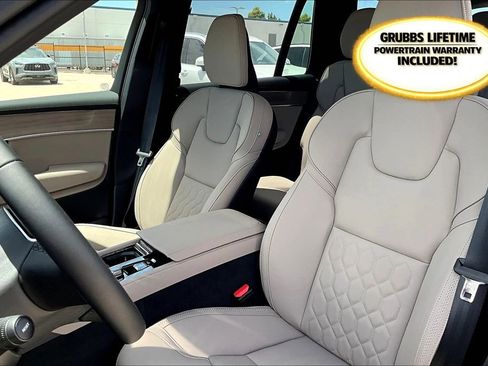 New 2026 Volvo XC90 B6 Plus w/ Protection Package Premier image 23