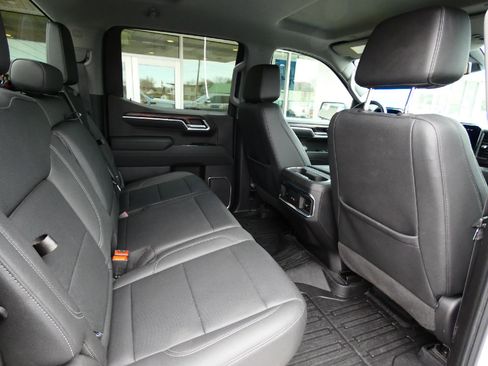 Used 2023 GMC Sierra 1500 SLT w/ SLT Convenience Package image 16