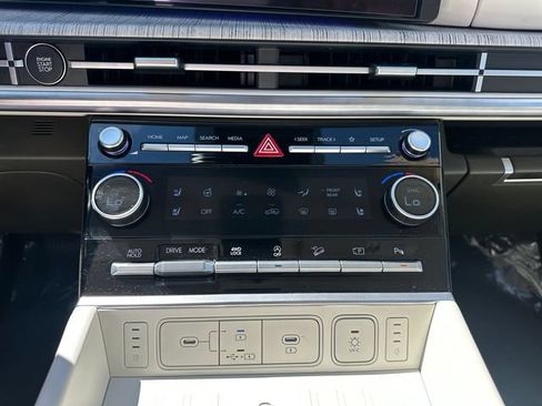 Used 2025 Hyundai Santa Fe Calligraphy AWD/4WD image 29