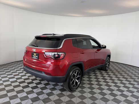 Used 2025 Jeep Compass Limited AWD/4WD image 10