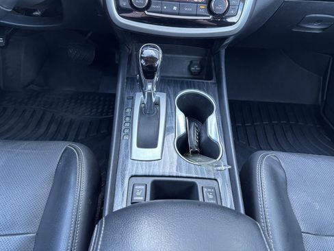 Used 2018 Nissan Altima 2.5 SL w/ 2.5 SL Technology Package FWD image 19