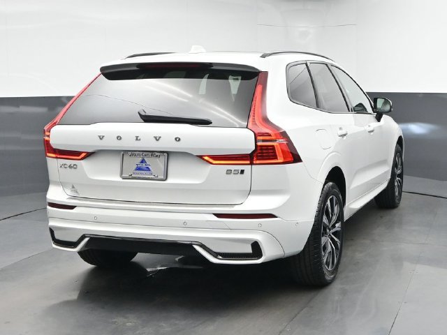 Used 2024 Volvo XC60 B5 Plus w/ Protection Package Premier AWD/4WD image 8
