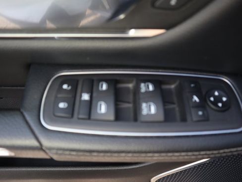 Used 2024 RAM 1500 Laramie image 7