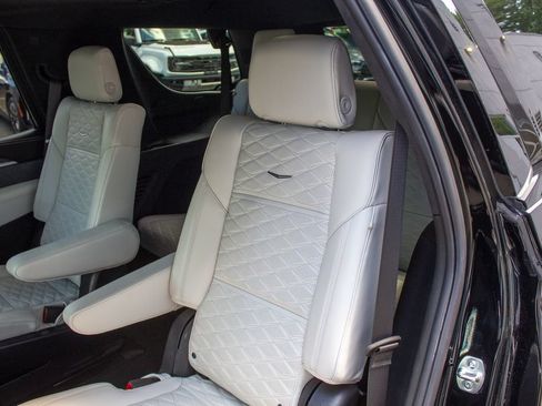 Used 2025 Cadillac Escalade V AWD/4WD image 24