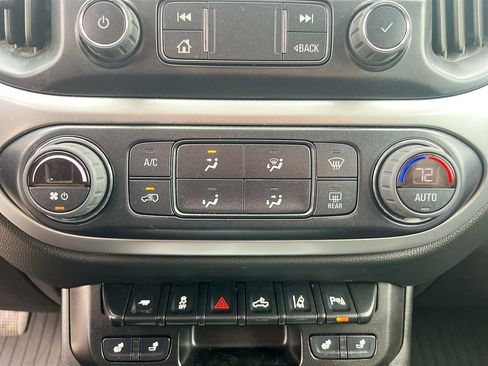 Used 2022 Chevrolet Colorado LT w/ Luxury Package AWD/4WD image 15