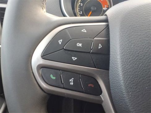 Certified 2022 Jeep Cherokee Latitude Lux w/ Sun & Sound Group image 22