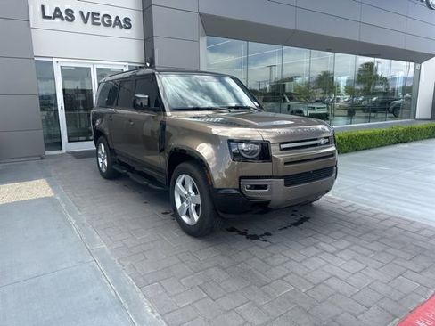 Used 2024 Land Rover Defender 130 X-Dynamic SE AWD/4WD image 3