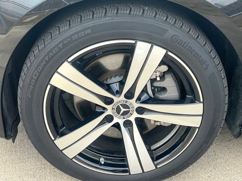 Used 2025 Mercedes-Benz C 300 Sedan image 9