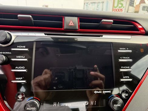 Used 2019 Toyota Camry SE image 17