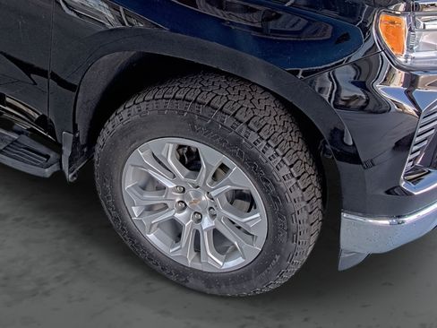Used 2025 Chevrolet Silverado 1500 LTZ AWD/4WD image 16