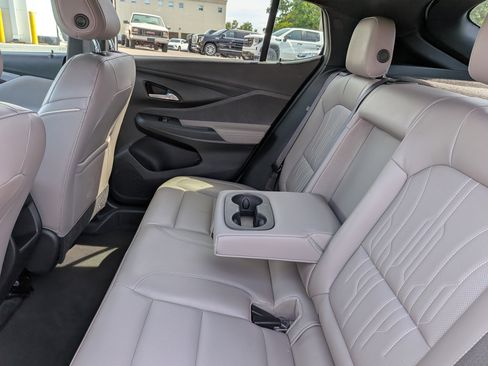 Used 2024 Buick Envista Avenir image 16