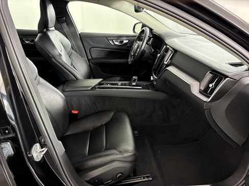 Used 2024 Volvo S60 B5 Core image 43