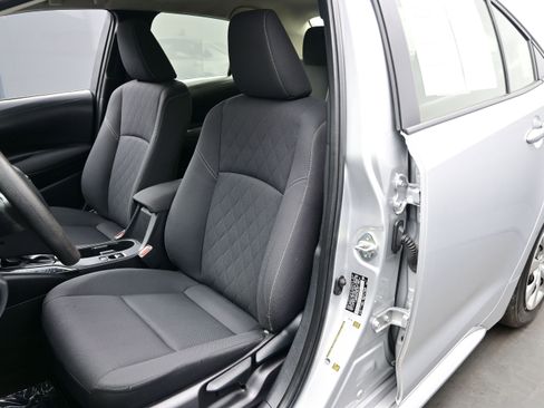 Used 2024 Toyota Corolla LE FWD image 11
