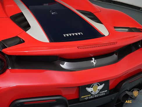 Used 2020 Ferrari 488 Pista Spider image 10