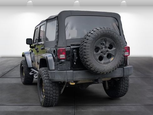Used 2015 Jeep Wrangler Unlimited Sahara w/ Dual Top Group AWD/4WD image 3