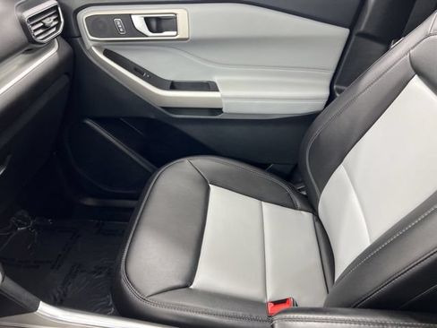 Used 2023 Ford Explorer XLT w/ Equipment Group 202A AWD/4WD image 22