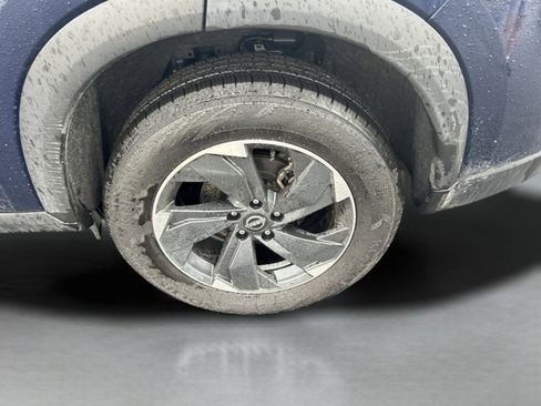 Used 2025 Nissan Rogue SV image 10