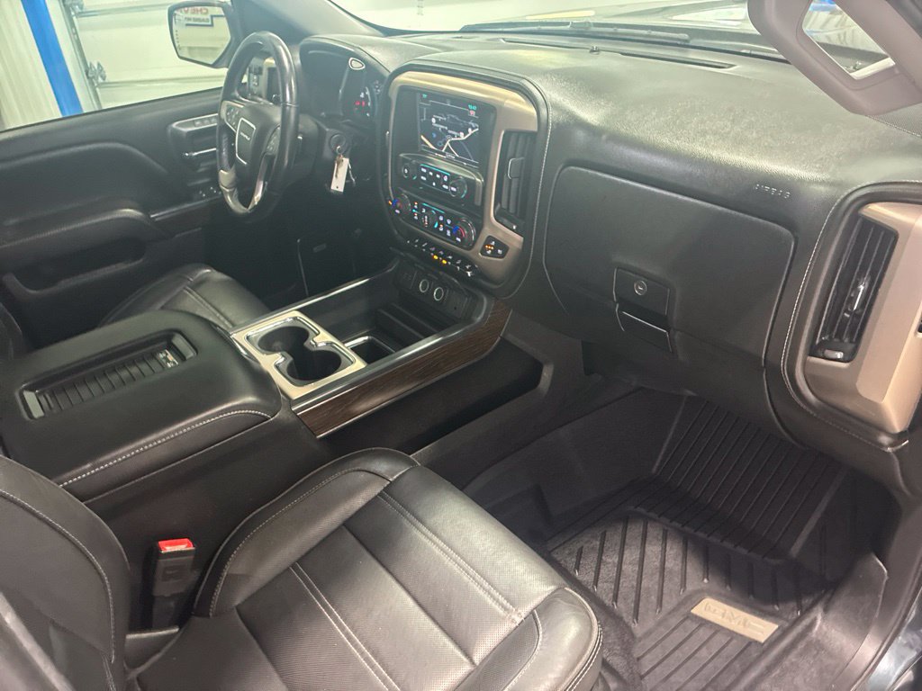 Used 2018 GMC Sierra 1500 Denali w/ Denali Ultimate Package AWD/4WD image 39