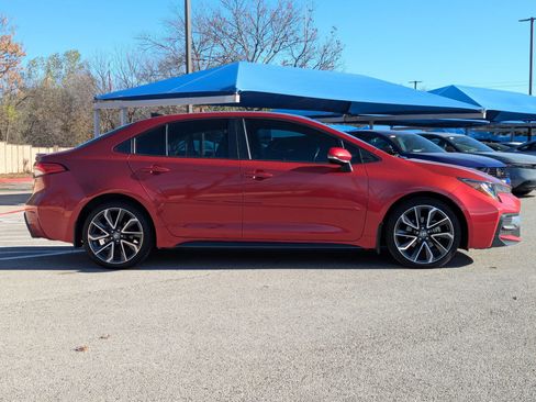 Used 2020 Toyota Corolla SE image 3