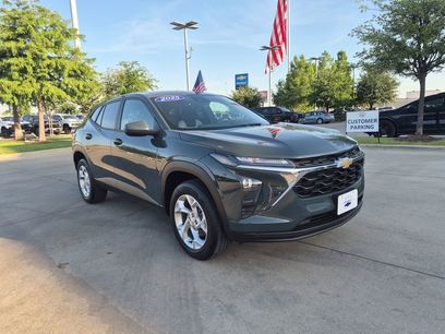 Used 2025 Chevrolet Trax LS w/ LS Convenience Package