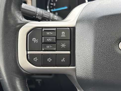 Used 2023 Ford Expedition Limited image 17