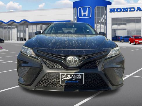 Used 2019 Toyota Camry SE w/ Audio Package image 2