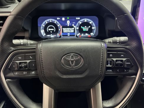 Used 2025 Toyota 4Runner Limited RWD image 8
