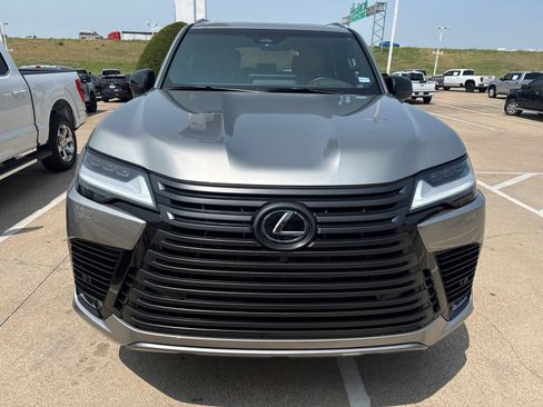 Used 2025 Lexus LX 700h Luxury w/ Appearance Package AWD/4WD image 2