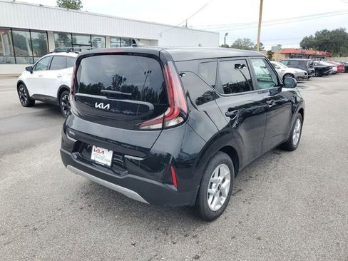 New 2025 Kia Soul LX image 2