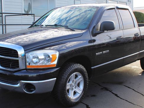 Used 2006 Dodge Ram 1500 Truck SLT image 2