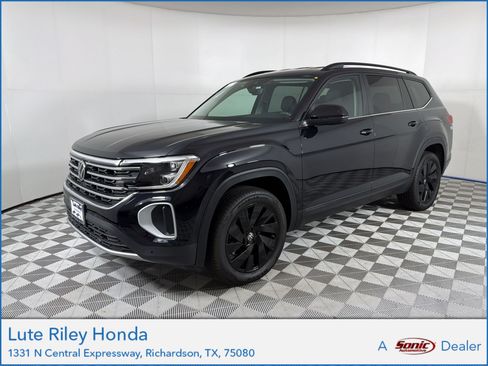 Used 2026 Volkswagen Atlas SE w/ Black Wheel Package FWD image 1