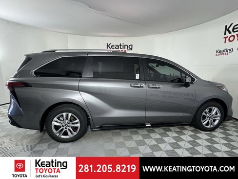 New 2026 Toyota Sienna Limited image 4