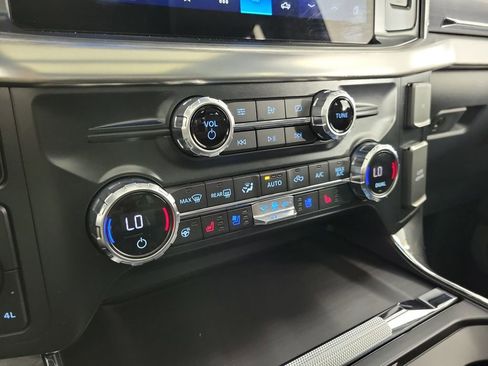 Used 2021 Ford F150 Lariat w/ Equipment Group 502A High image 25