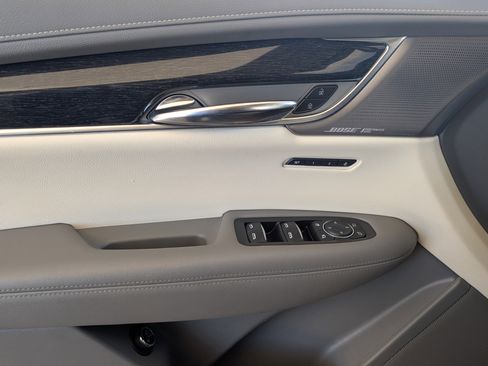 Used 2020 Cadillac XT6 Premium Luxury image 16