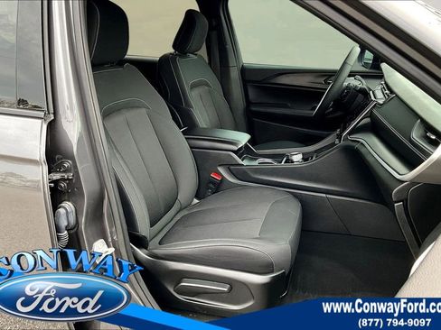 Used 2025 Jeep Grand Cherokee L Laredo w/ Luxury Tech Group I image 32