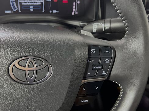 Used 2025 Toyota Camry SE FWD image 20