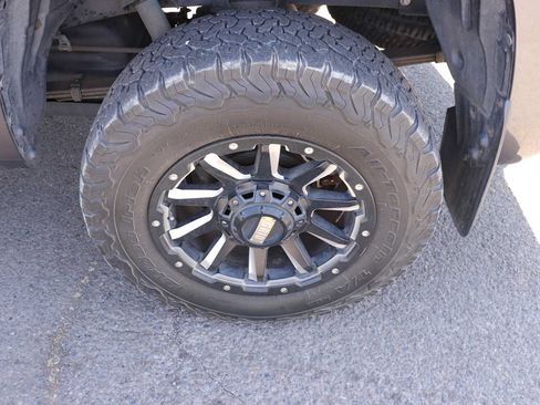 Used 2019 Toyota Tundra SR5 w/ TRD Off Road Package AWD/4WD image 9