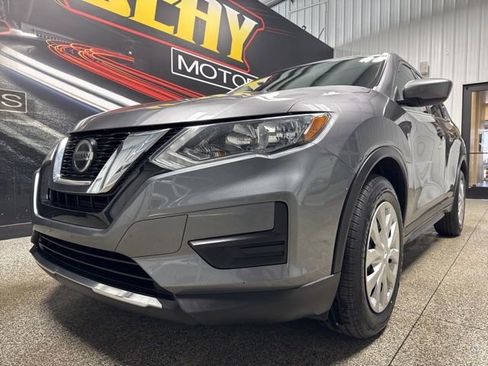 Used 2020 Nissan Rogue S image 2